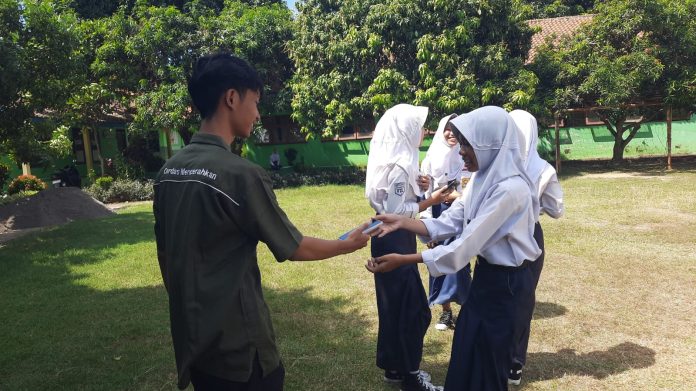 Siswa SMPN 2 Jaten Karanganyar Ikuti Pelatihan Jurnalistik dan Fotografi Siswa